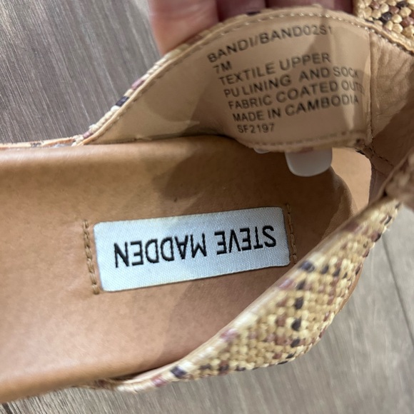 STEVE MADDEN • Beige Tone Ankle Strap Wedge Sandal • sz 7 - Picture 8 of 8
